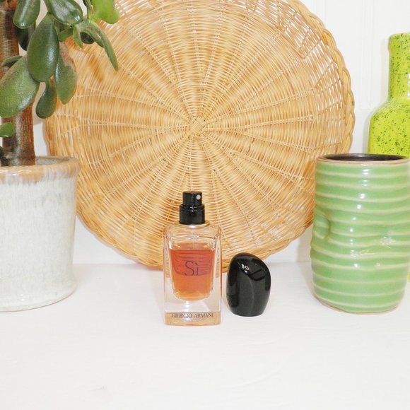 Genuine & Authentic Giorgio Armani Si Sephora Luxury Old Money Floral $100.00 - Picture 7 of 8